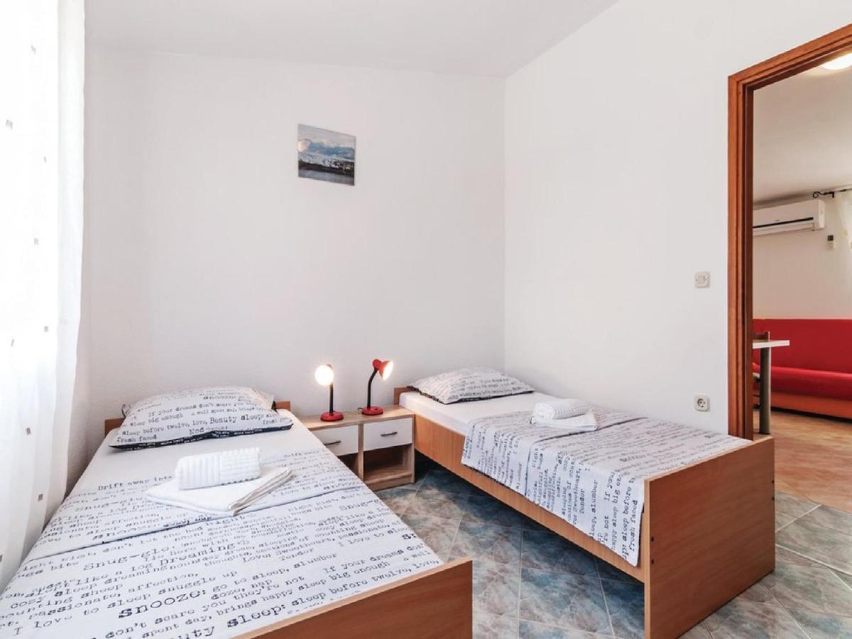 Apartments Hak Vir Εξωτερικό φωτογραφία